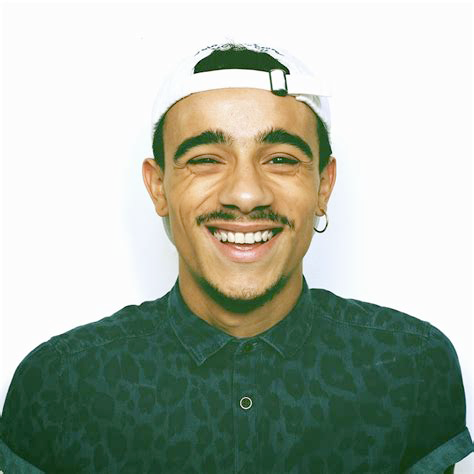 Miniature de sa chaine YouTube : Mister V. Photos de Mister V